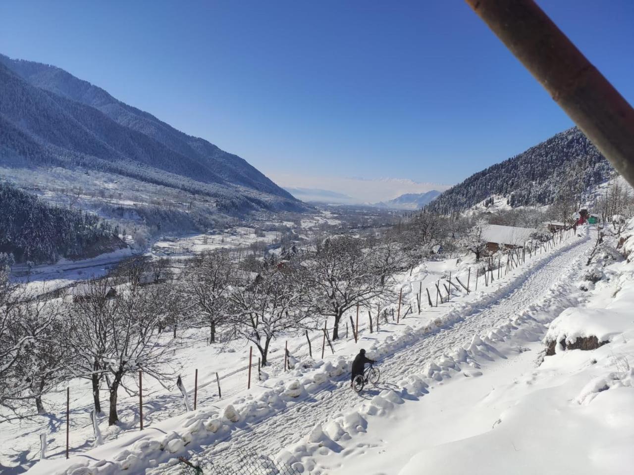 Cliff Cottage Pahalgam, Kashmir Batakut Exteriér fotografie