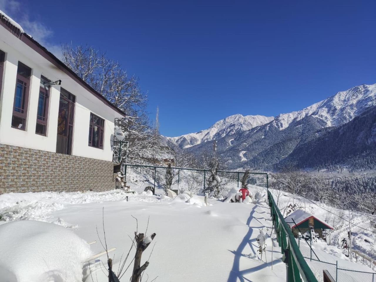 Cliff Cottage Pahalgam, Kashmir Batakut Exteriér fotografie
