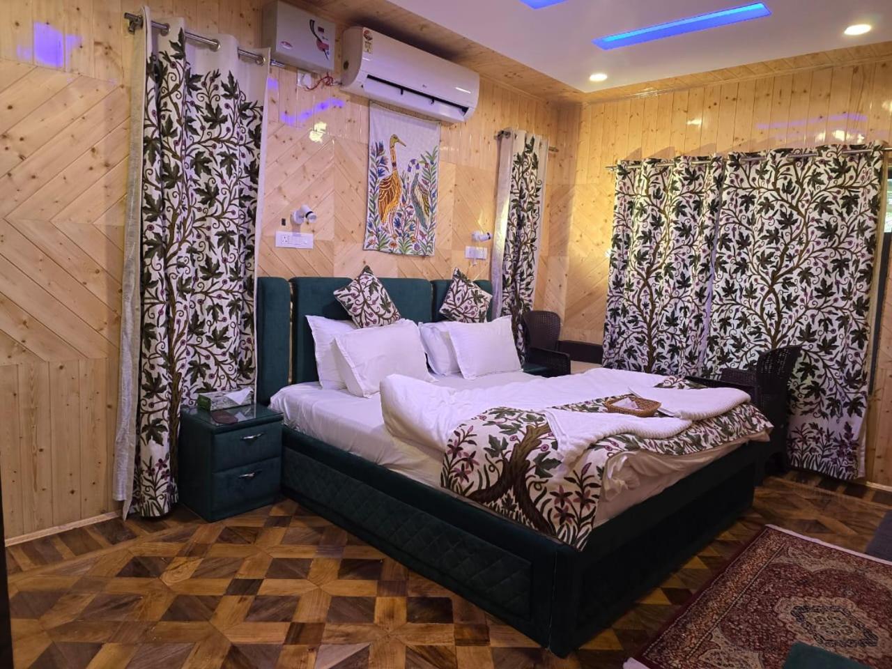 Cliff Cottage Pahalgam, Kashmir Batakut Exteriér fotografie